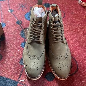 Madden size 10 M olive suede boots